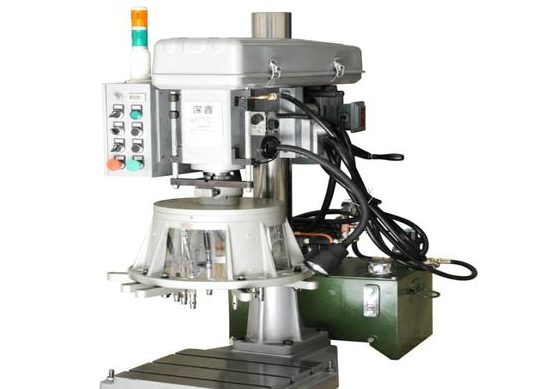 自動(dòng)鉆孔機(jī)平時(shí)在操作的時(shí)候要注意哪些問(wèn)題