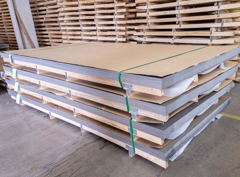 304不銹鋼板為何會(huì)變形傳熱系數(shù)決定因素